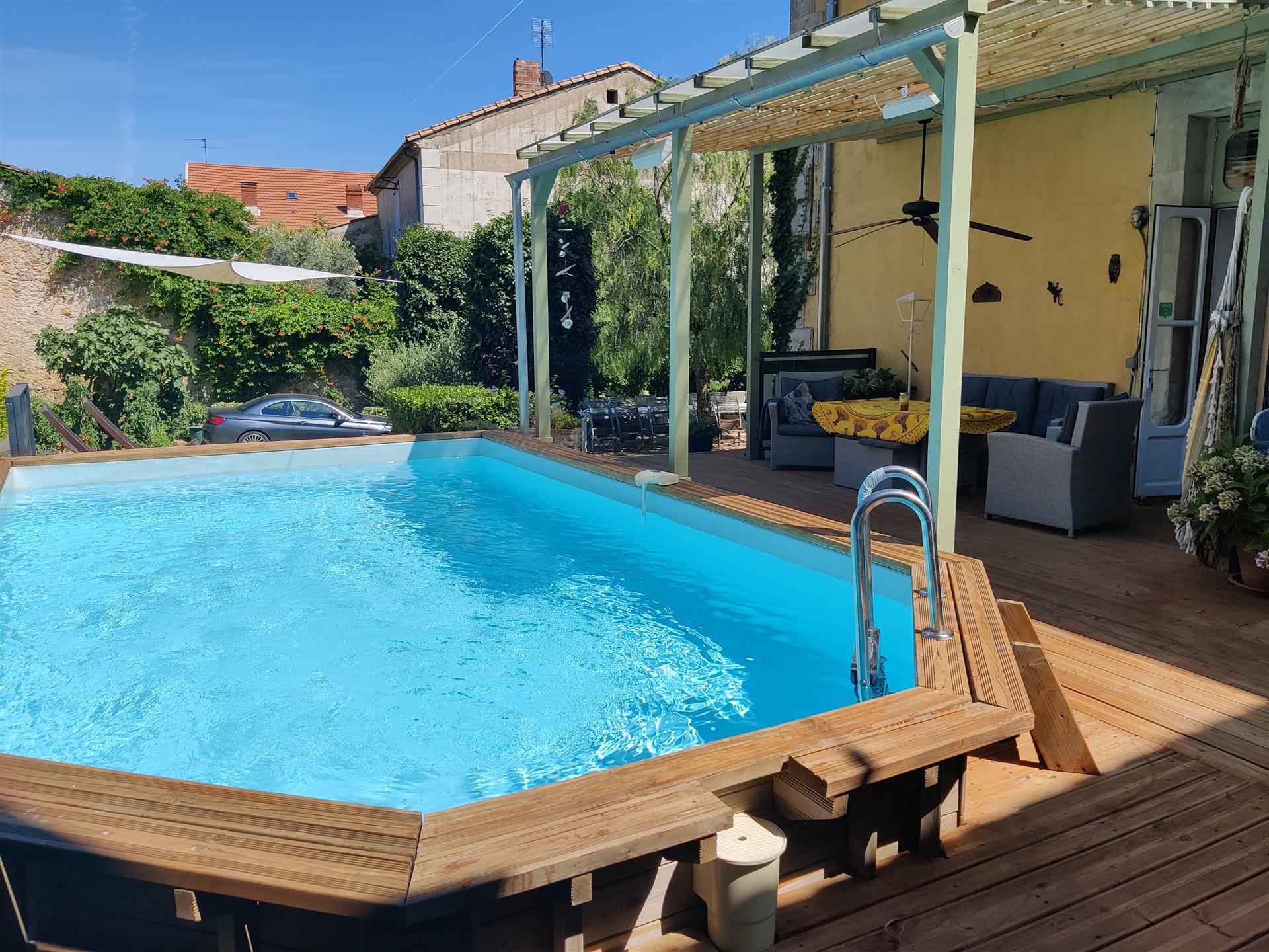 Mansion completely renovated with taste