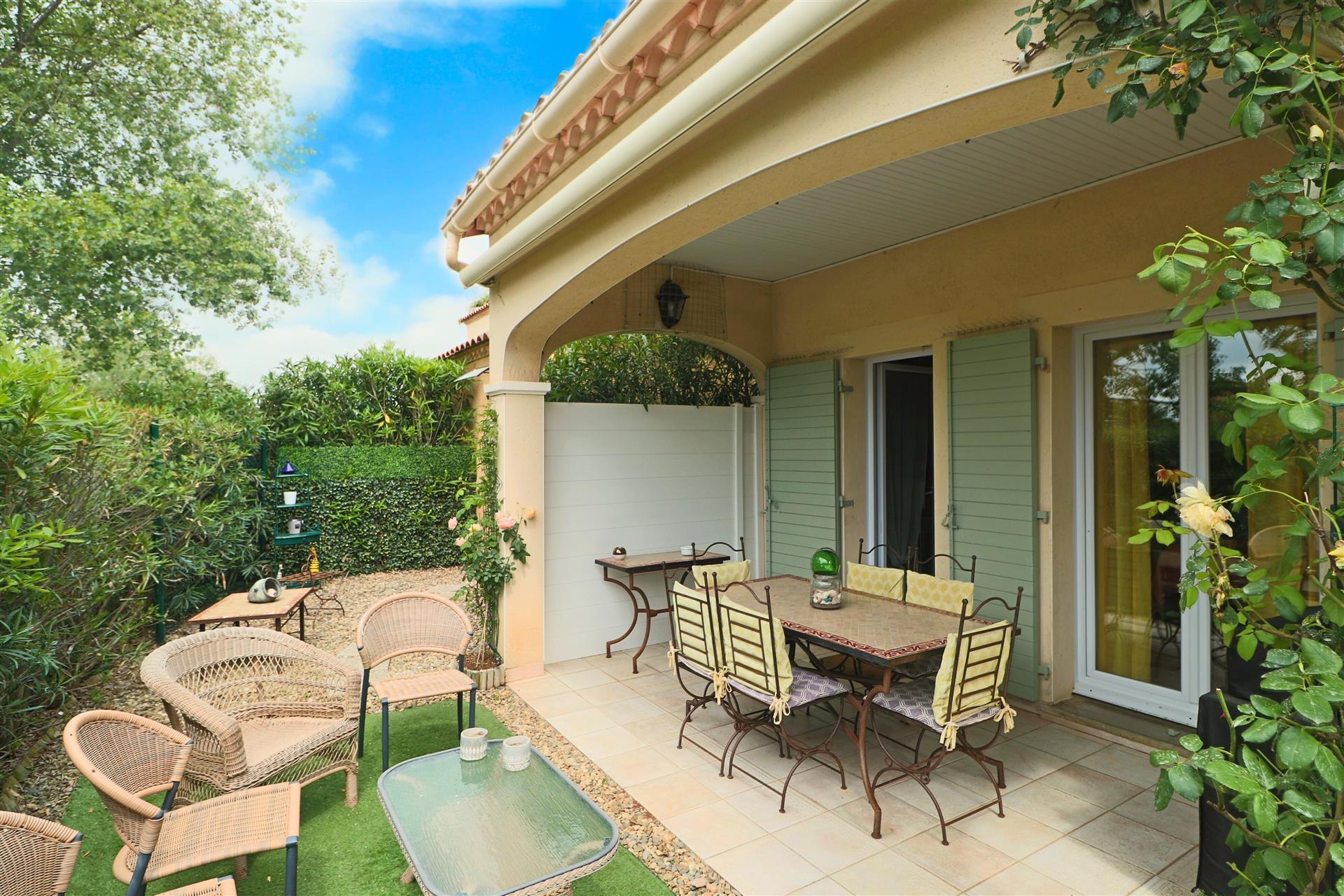 Renovated and equipped villa at Golf Saint Thomas, between Beziers and Pezenas