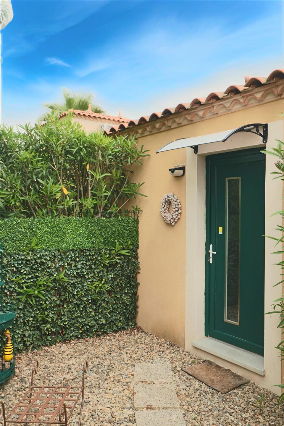 Renovated and equipped villa at Golf Saint Thomas, between Beziers and Pezenas