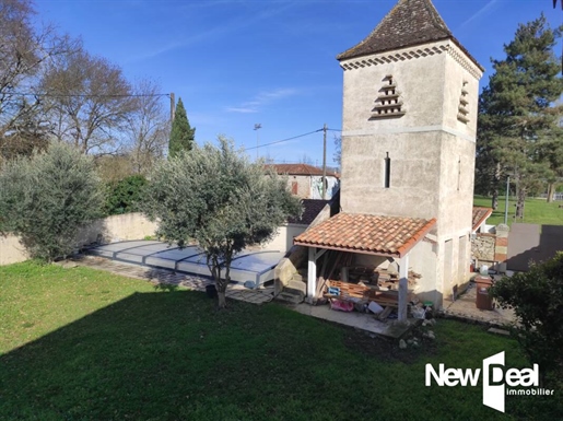 Stone Residence With Swimming Pool And Dovecote In The Heart Of Villeneuve Sur Lot