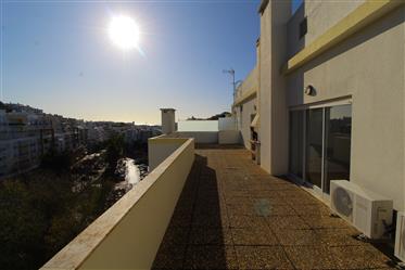 Algarve - Albufeira - Duplex Penthouse de 3 chambres à vendre au centre-ville, avec parking privé