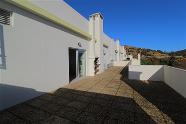 Algarve - Albufeira - Apartamento T3 Duplex Penthouse para venda na baixa, com estacionamento privat