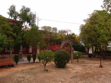 Algarve - S. Barbara de Nexe - Old manor for sale, perfect for a charm hotel