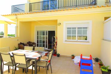 Algarve - Albufeira - Moradia Geminada T3 para venda, com estacionamento privativo e piscina, em Mon