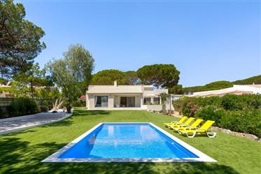 Algarve - Albufeira - 3 bedroom villa for sale, completely renovated, 1 km from Falésia Beach