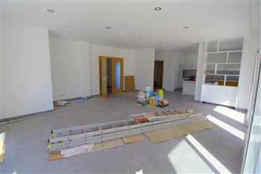 Algarve - Paderne - New villa for sale, in it's finishing stages of construction, with swimming pool