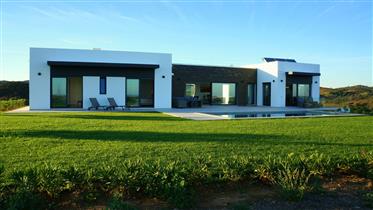Algarve - Castro Marim - Fantástica Moradia T4 Nova para venda, com piscina e vistas de 360º