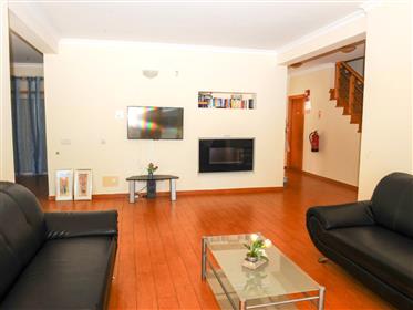Algarve - Albufeira - 4 bedroom House for sale, with swimming pool and garage for several vehicles