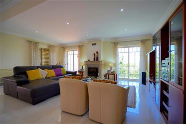 Algarve - Algoz - Magnifique villa à vendre avec 4 chambres, piscine et annexe de 2 chambres à couch