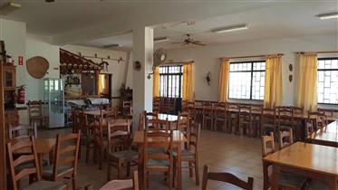 Algarve - Alte - Restaurant for sale with a very spacious 4 bedroom apartment