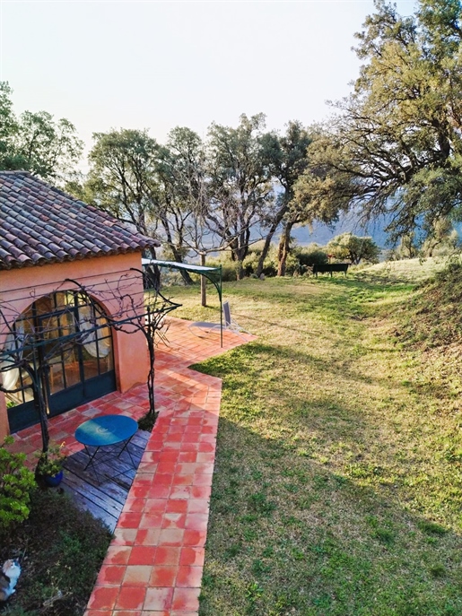 Provenzalische Villa mit atemberaubendem Blick auf die Bucht von Saint Tropez