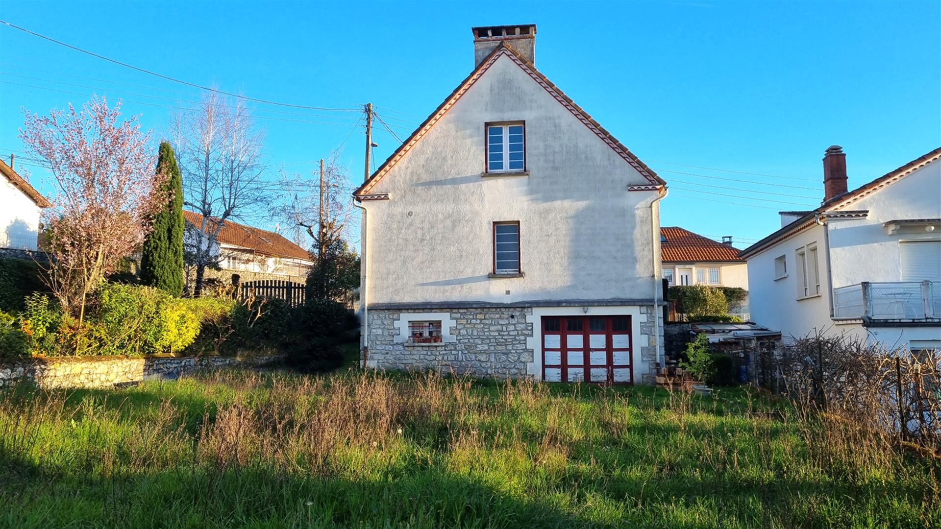 T4 single-storey house in Cahors city center