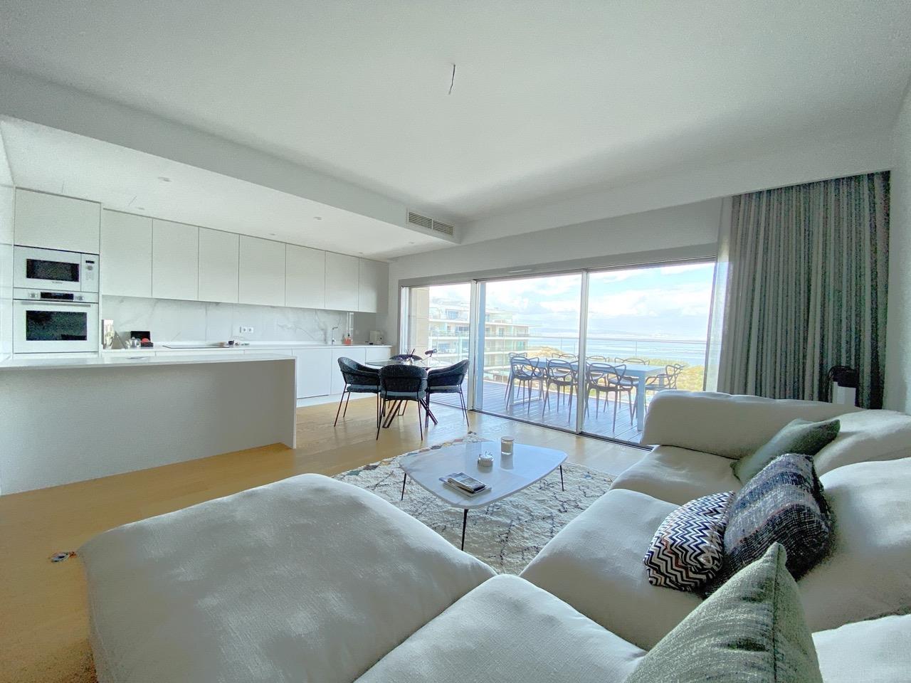 4-Bedroom Apartment At The Private Condo Tagus Bay