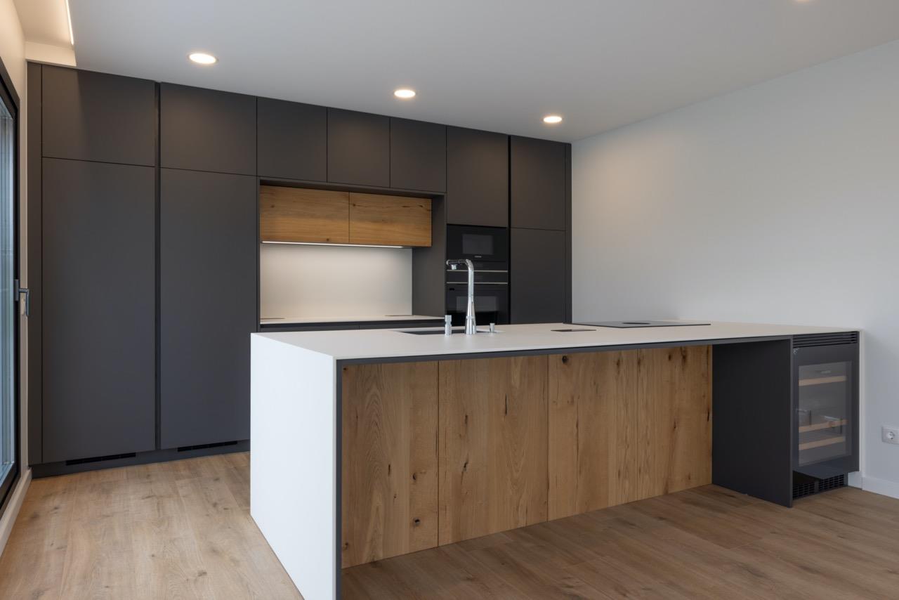 Lux Terrace - Four-Bedroom Duplex Apartment