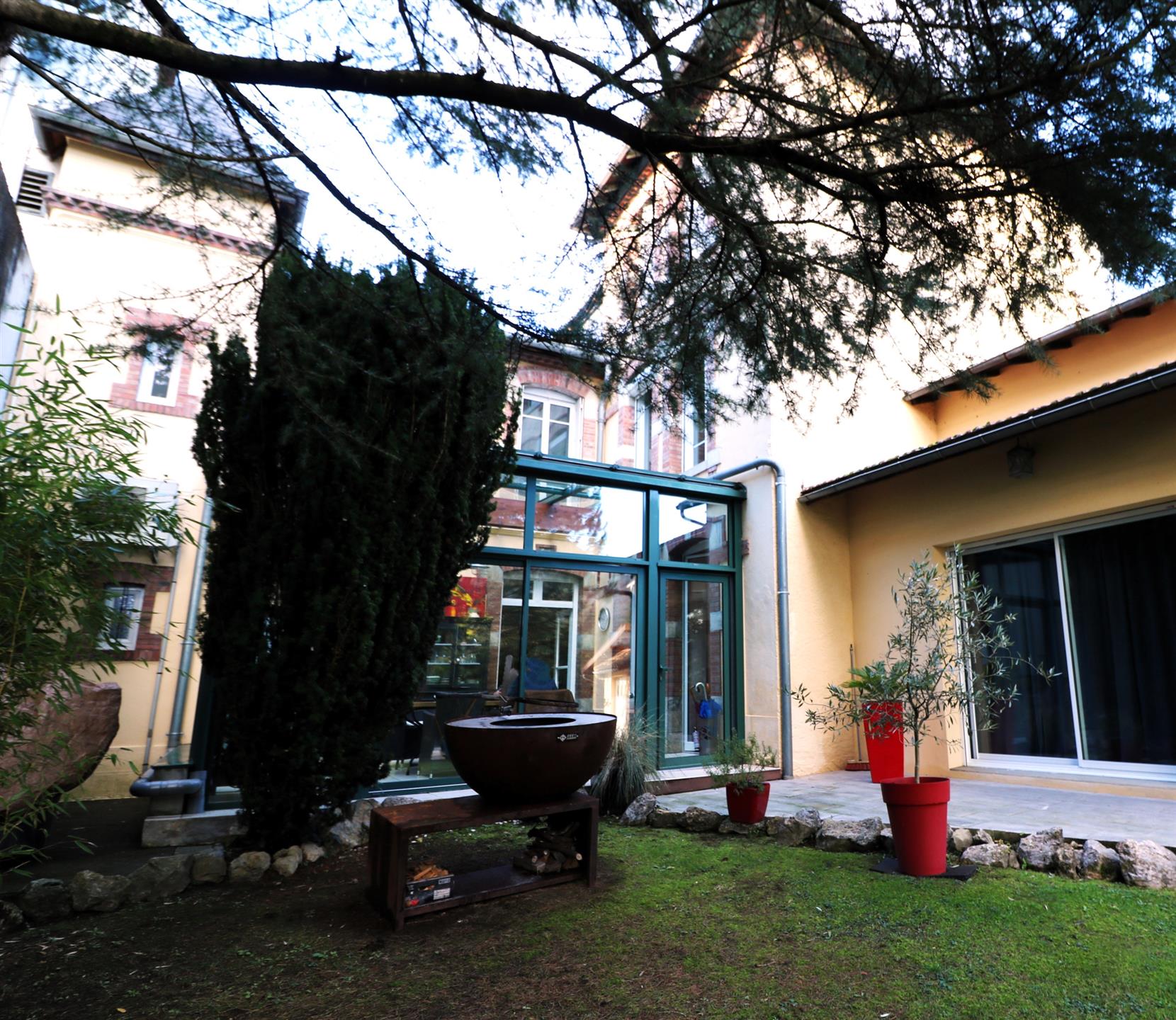 Exceptional Charming Residence in the City Center, landscaped garden, pretty outbuildings.