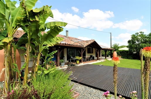 Authentic renovated Gersoise farmhouse, land of 3176m2, indoor swimming pool, vegetable garden