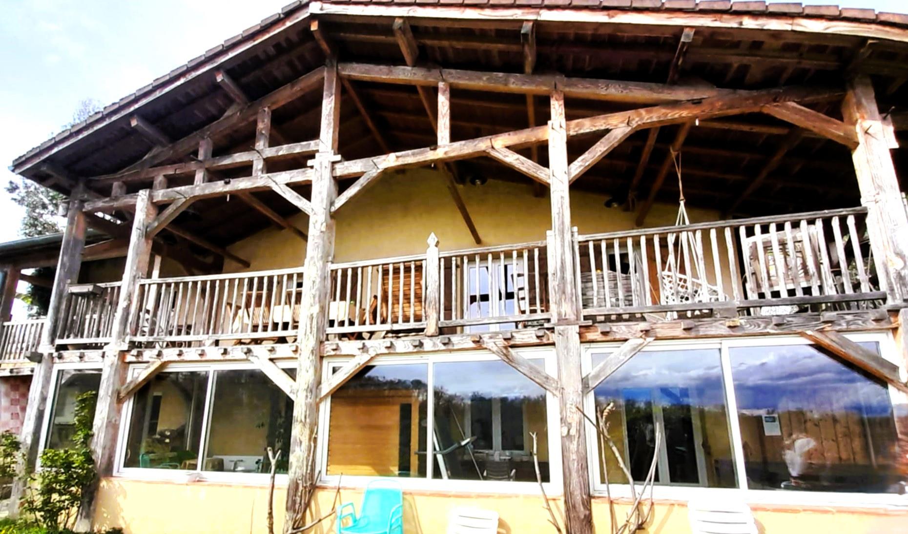 Propriedade várias habitações + teatro, em 3,8ha
