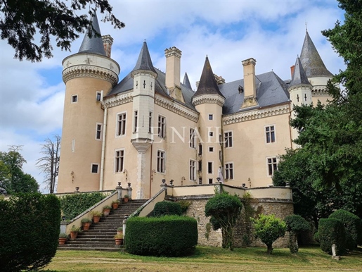 Wichtige Burg Ismh zum Verkauf im Indre
