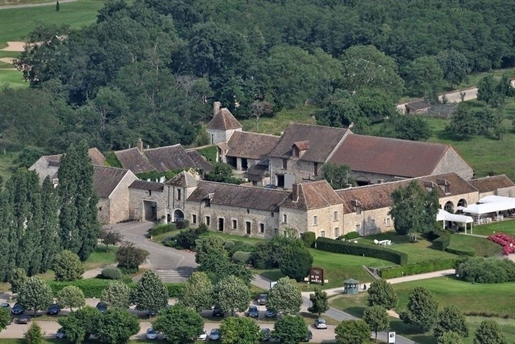 Golf course with 18 holes and a 12th c. Templar farm build on 242 acres in Seine-et-Marne