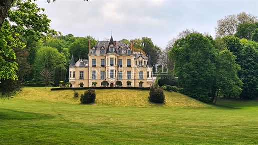 Exceptionnel Château Du XIXème Siecle Ismh, A 15 Km Du Mans, Dan