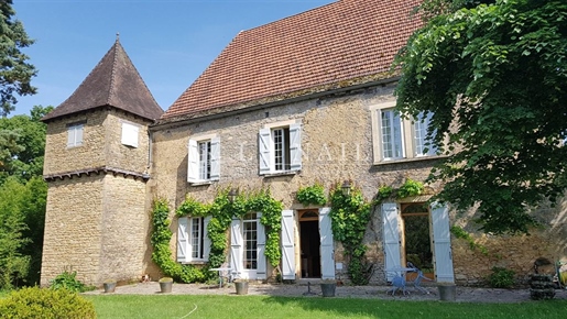 Beautiful 15th and 18th C. Manor in the countryside of the Sarlat region (Dordogne)