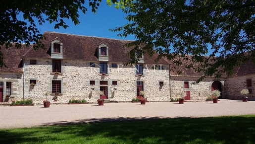 Granja - casa señorial del siglo 17 en el Orne
