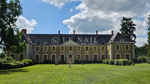 Beautiful 17th and 18th C. Listed chateau on the borders of the maine and Anjou regions.
