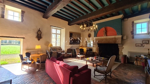 Manoir rural du XVIème dans la campagne des Marches de Bretagne