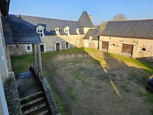 Herrenhaus aus dem siebzehnten Jahrhundert in Haut-Anjou, zu verkaufen
