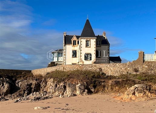 Seltene Villa am Meer aus dem neunzehnten Jahrhundert mit Blick auf das Meer auf einer Promo