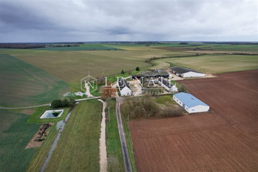 Exceptional 370-Acre Unoccupied Farm In Champagne Berrichonne - Centre Of France