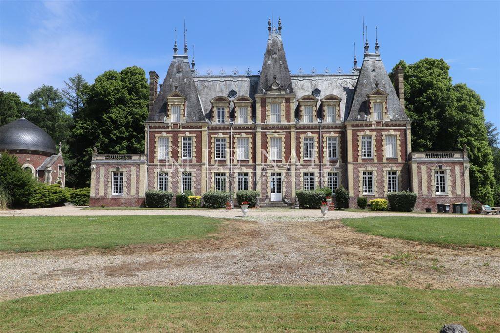 Beautiful chateau for sale in Normandy (19th century).