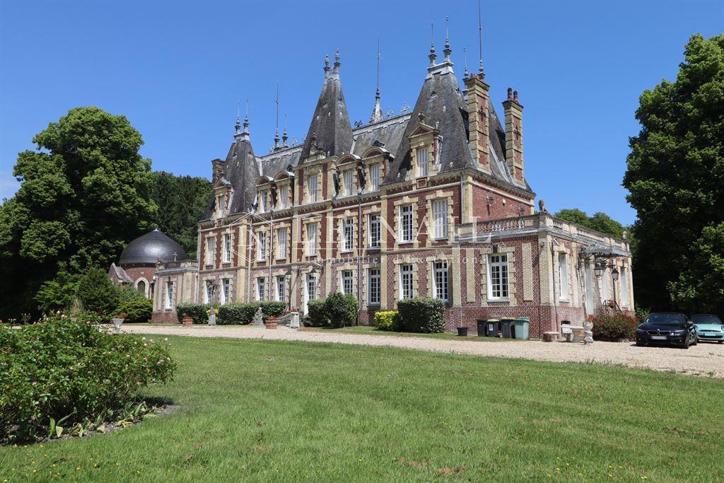 Beautiful chateau for sale in Normandy (19th century).