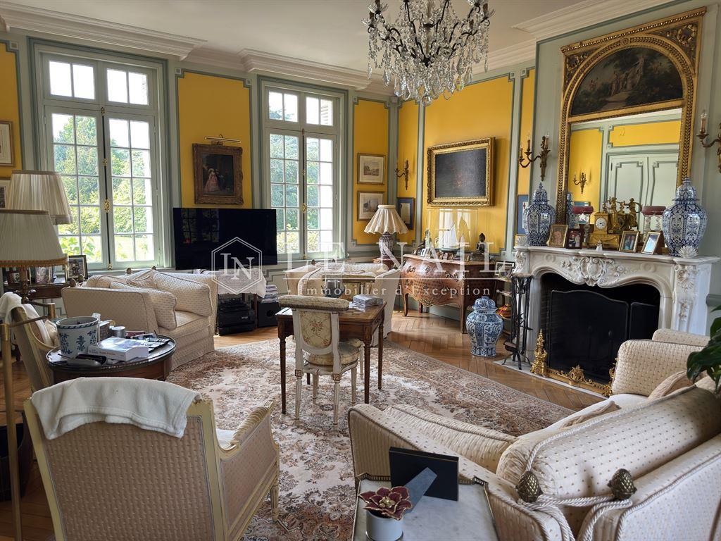 Beautiful chateau for sale in Normandy (19th century).