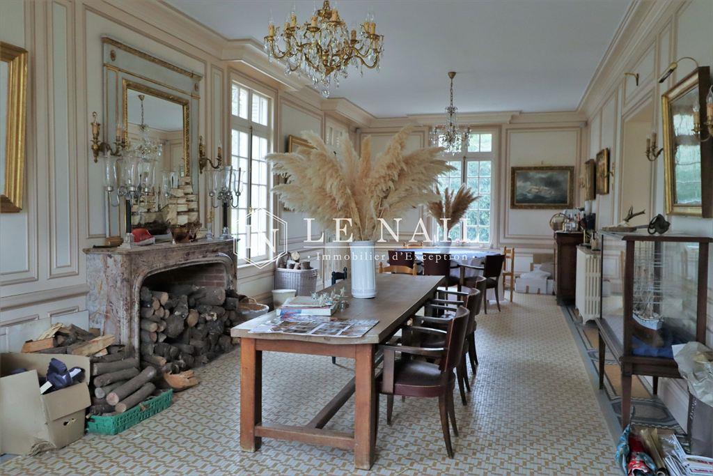 Beautiful chateau for sale in Normandy (19th century).