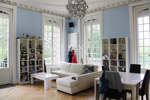 Frumos castel din secolul al XIX-lea la 70 km nord-vest de Paris