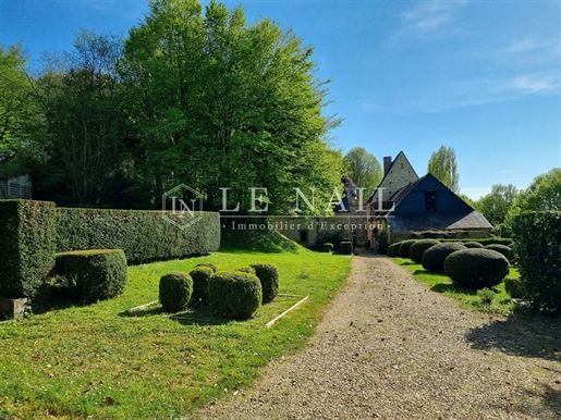 Beautiful 13th C. And 15th C. Listed castle near Vendôme ( Loir-et-Cher department)