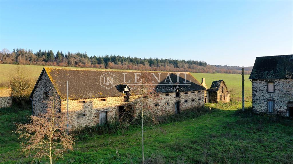 Former listed priory from the 12th century, to be restore, in Haut-Anjou