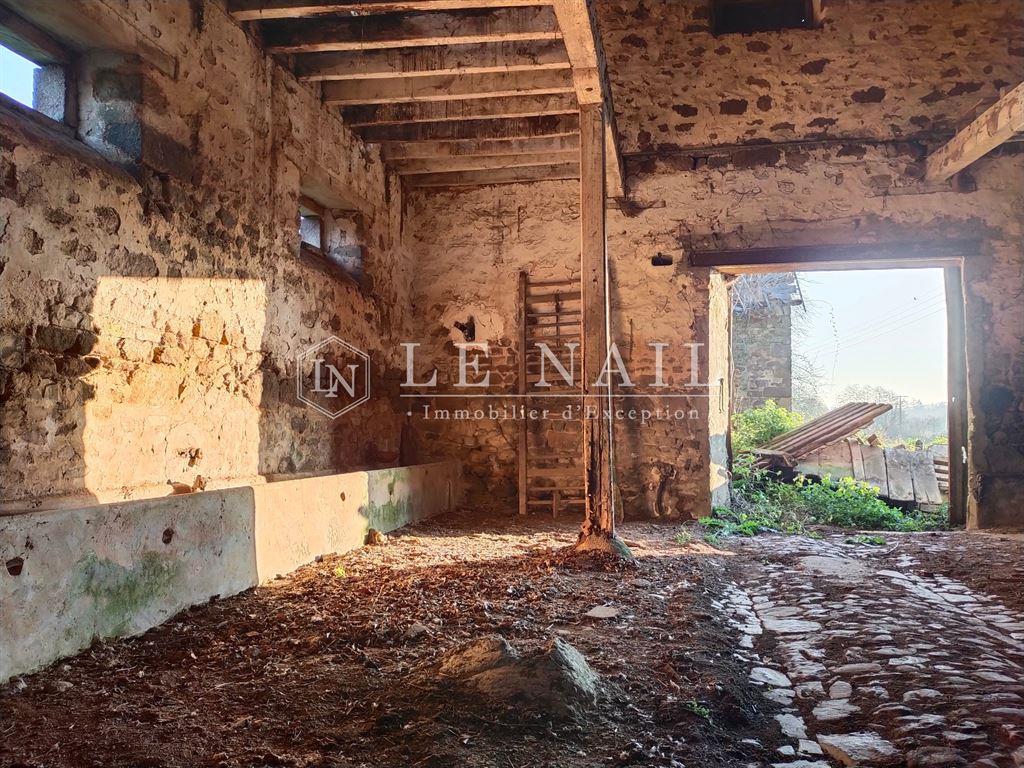 Former listed priory from the 12th century, to be restore, in Haut-Anjou