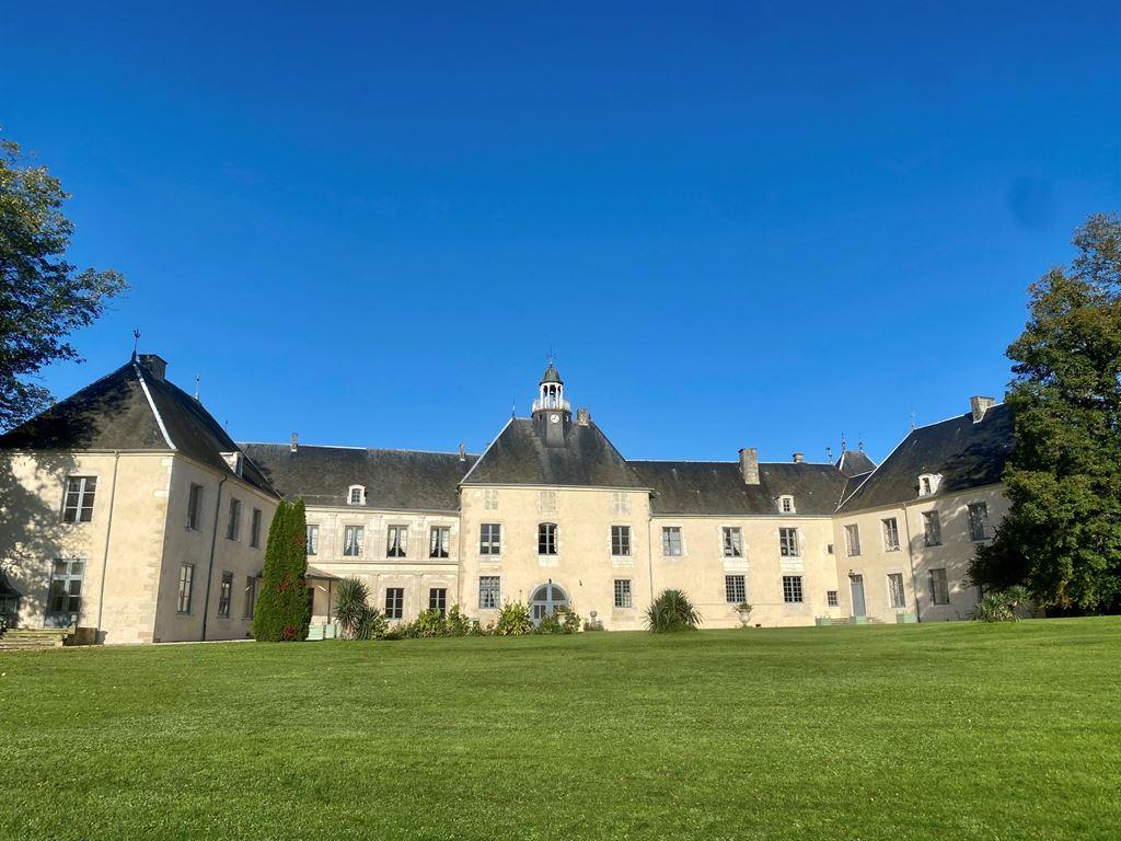 Château Renaissance et du XVIIIe, forte empreinte historique Nap