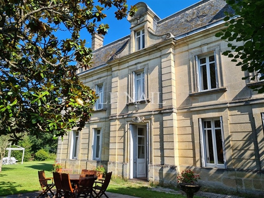 Приятный буржуазный дом в 35 км от Бордо.