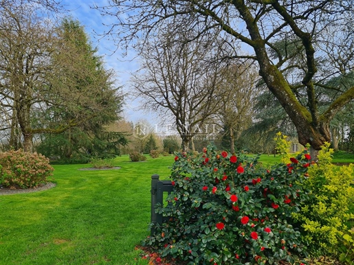 En Mayenne, demeure d'agrément, 2.77 ha de parc, jardin et étang