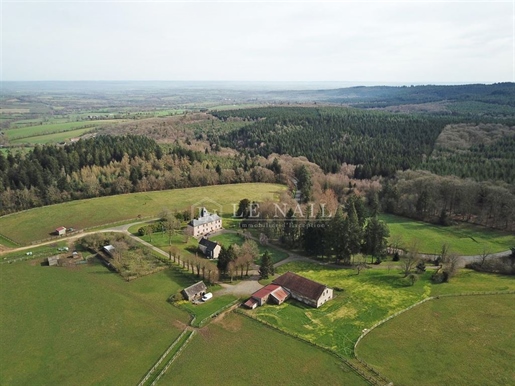 Estate on 32.12 acres in the heart of an exceptional normand forest environment
