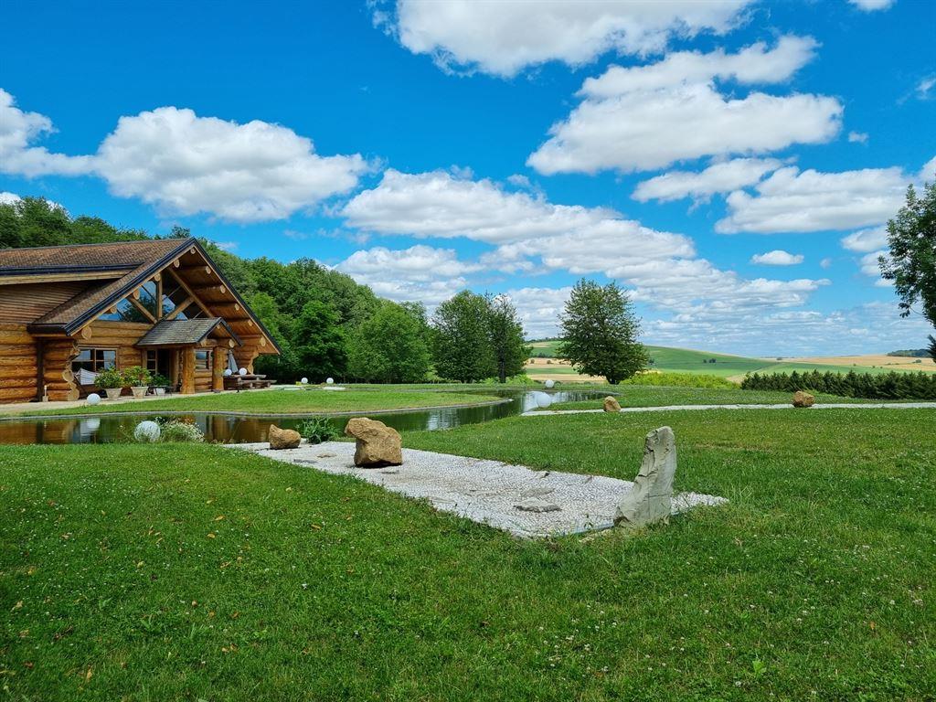Exceptional chalet over 450sqm with 86 acres of closed parked in Yonne department