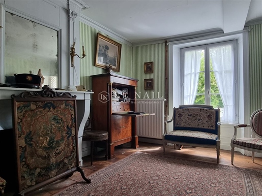 Xviii th. C. Manor house with park in Suisse Normande, for sale