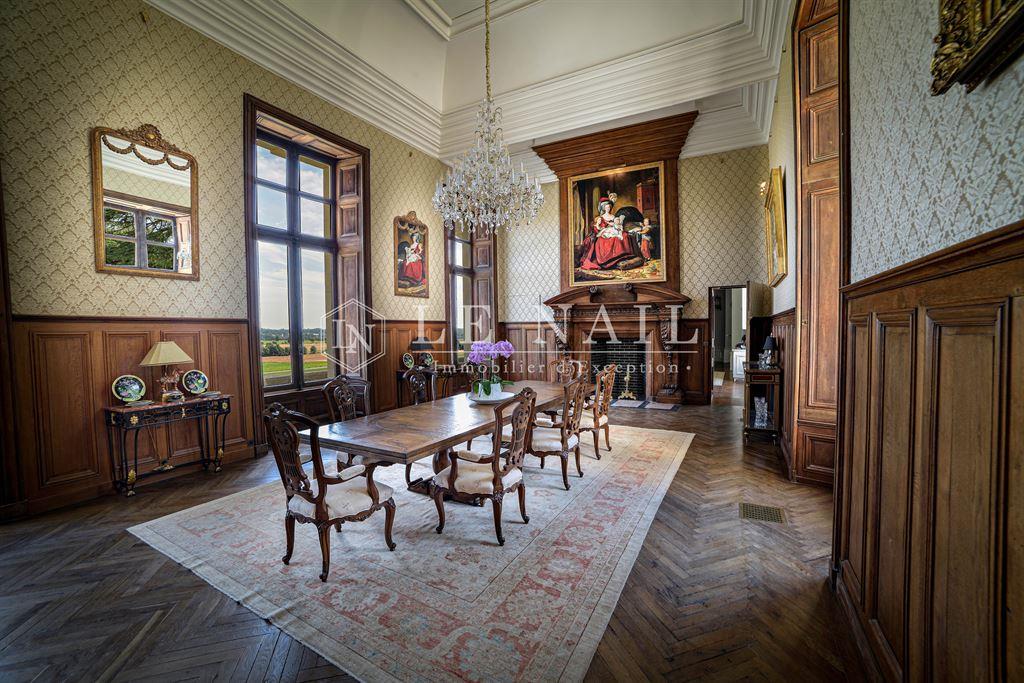 Large 19Th C. Château And Its 24 Acres Of Land In Maine-Et-Loire