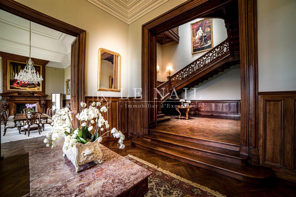 Large 19Th C. Château And Its 24 Acres Of Land In Maine-Et-Loire
