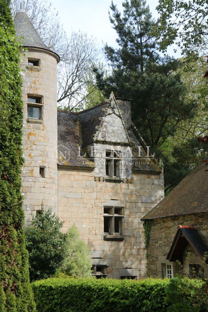 Magnificent Listed Manor House with outbuildings