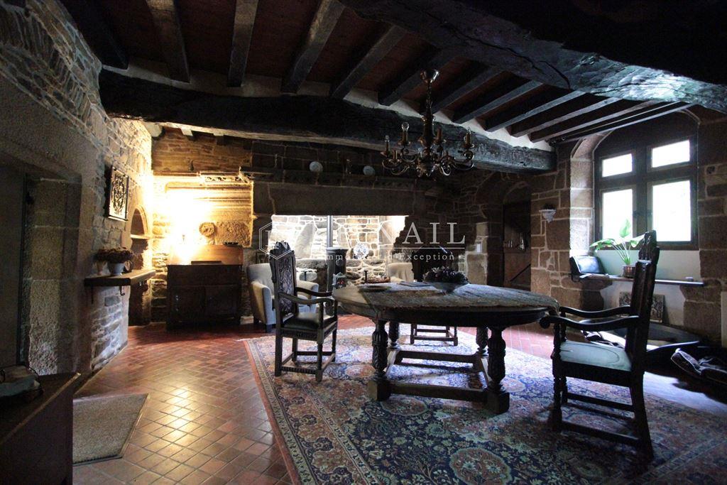 Magnificent Listed Manor House with outbuildings