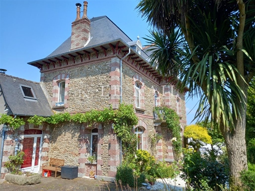 Hübsches Herrenhaus im Norden des Morbihan.